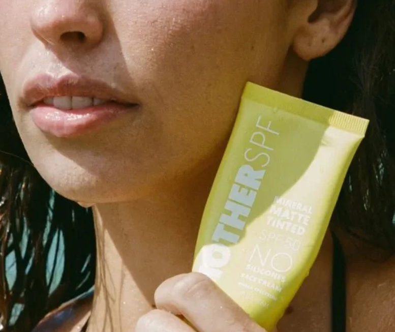 Mother SPF - Mother Mousse Mineral Matte Tinted